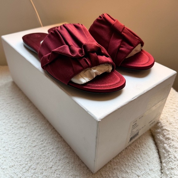 The Row Shoes - The Row Ellen Sandal (Burgundy) (size 38)